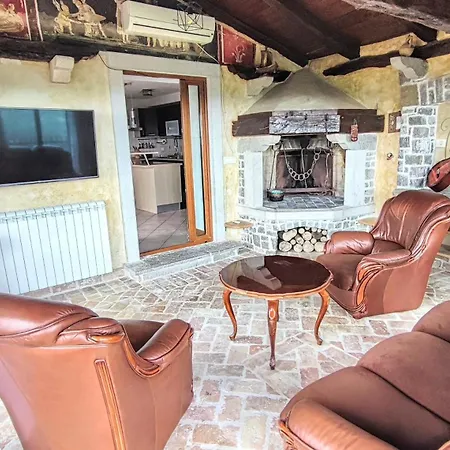 Appartman Casa Fermeglia With Private Jacuzzie And Truffle Hunting Experience Roc